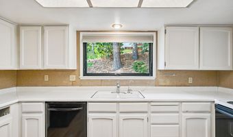 1015 Oneida Cir, Ashland, OR 97520