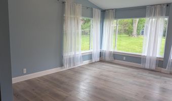 186 Westview Dr, Alma, MI 48801