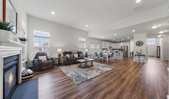 21 AURORA Cir, Barnegat, NJ 08005
