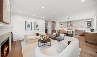 2133 N OAKLAND St, Arlington, VA 22207