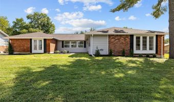 602 Rue Montand Dr, Ballwin, MO 63011