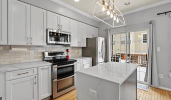 5317 CHIEFTAIN Cir, Alexandria, VA 22312