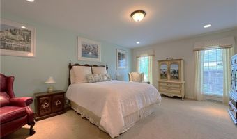 39 Wickendon Ct, Amherst, NY 14221