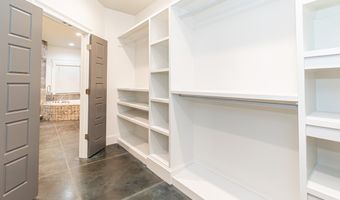 1804 River Pointe Dr, Albany, GA 31701