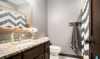 1820 W Thomas Cir, Brandon, SD 57005