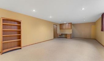 1502 Armstrong Cir NW, Alexandria, MN 56308