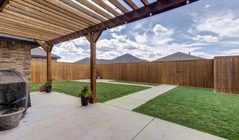 135 Calvin Dr, Wolfforth, TX 79382