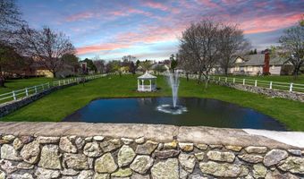 2 Turnberry Cir 113, Bedford, NH 03110