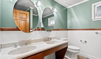 43 Delamere Rd, Amherst, NY 14221