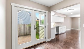 2516 White Oak Dr, Ames, IA 50014