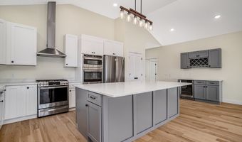 74 Lakeshore Dr, Ashburnham, MA 01430