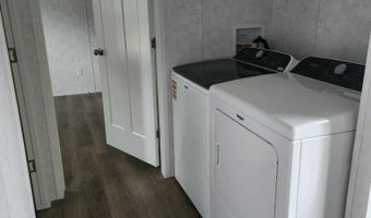 32 Cassie Ln, Bennington, VT 05201