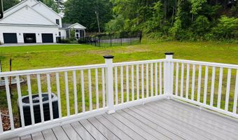 222 Briarwood Ct, Albany, NY 12203