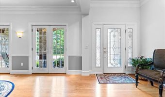 324 Meadowbrook Country Club Est, Ballwin, MO 63011