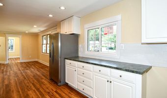 5523 HALWIS St, Alexandria, VA 22303