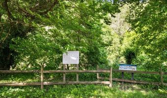 108 Lock Ln, Alum Creek, WV 25003