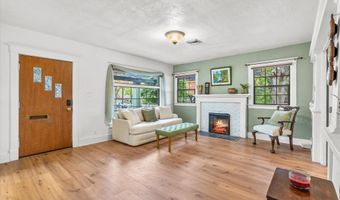 94 N 3rd St, Ashland, OR 97520