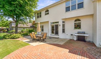 228 E THORNBROOK Ln, Appleton, WI 54913
