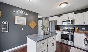 420 Pleasant Crest Cir, Annandale, MN 55302