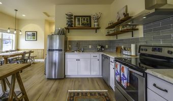 6 Whitney Dr, Cody, WY 82414