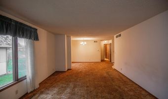 931 E Oak St, Algona, IA 50511