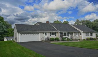 5 Topfield Rd, Danbury, CT 06811