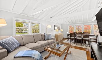 7 Cowsill Ln 1, Newport, RI 02840