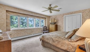 99 Holly Ln, Bayville, NJ 08721