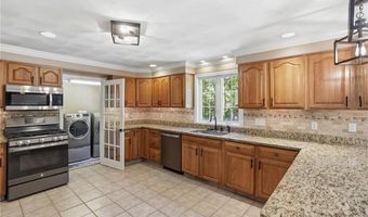 71 Rolling Hill Dr, Exeter, RI 02822