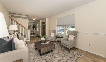 716 Reinke Rd, Ballwin, MO 63021