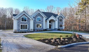 7 Dennell Dr, Lincoln, RI 02865