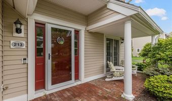 213 Corey Ln 213, Middletown, RI 02842