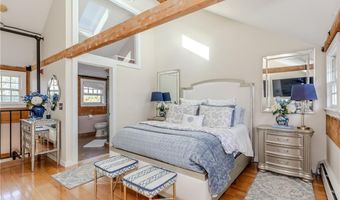 40 Web Ave 18, North Kingstown, RI 02852