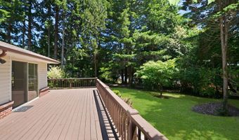 925 7TH St, Brookings, OR 97415