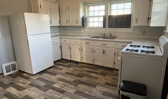 704 4th Ave E, Albia, IA 52531