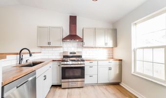 823 Gulliver Dr, Columbus, OH 43207
