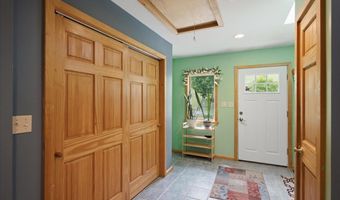 405 Old W Rd, Arlington, VT 05250