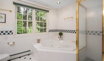 95 River Farm Dr, East Greenwich, RI 02818