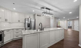 2 School St 130, Lincoln, RI 02802