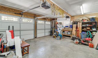 8 Dolphin Point Dr, Beaufort, SC 29907