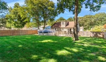 72 Windsor Park Dr, Coventry, RI 02816