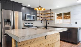 19235 SW OAK St, Aloha, OR 97078