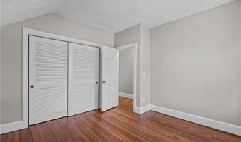 55 Walnut St, Johnston, RI 02919