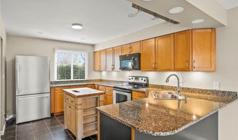 169 Golfview Dr, Advance, NC 27006