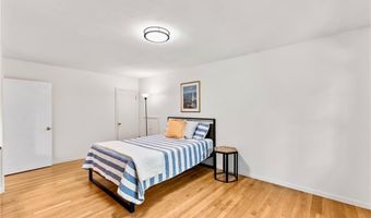6 North Ln, Barrington, RI 02806