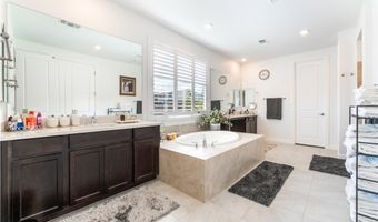 212 Harris Peak St, Las Vegas, NV 89138