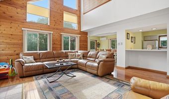 242 Colonial Ter, Albrightsville, PA 18210