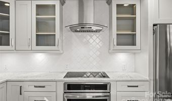 442 Lorna St, Charlotte, NC 28205