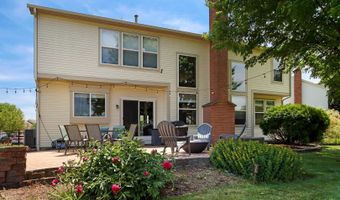 10 Hithergreen Ct, Algonquin, IL 60102
