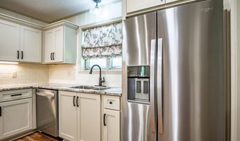 203 James St, Batesville, MS 38606